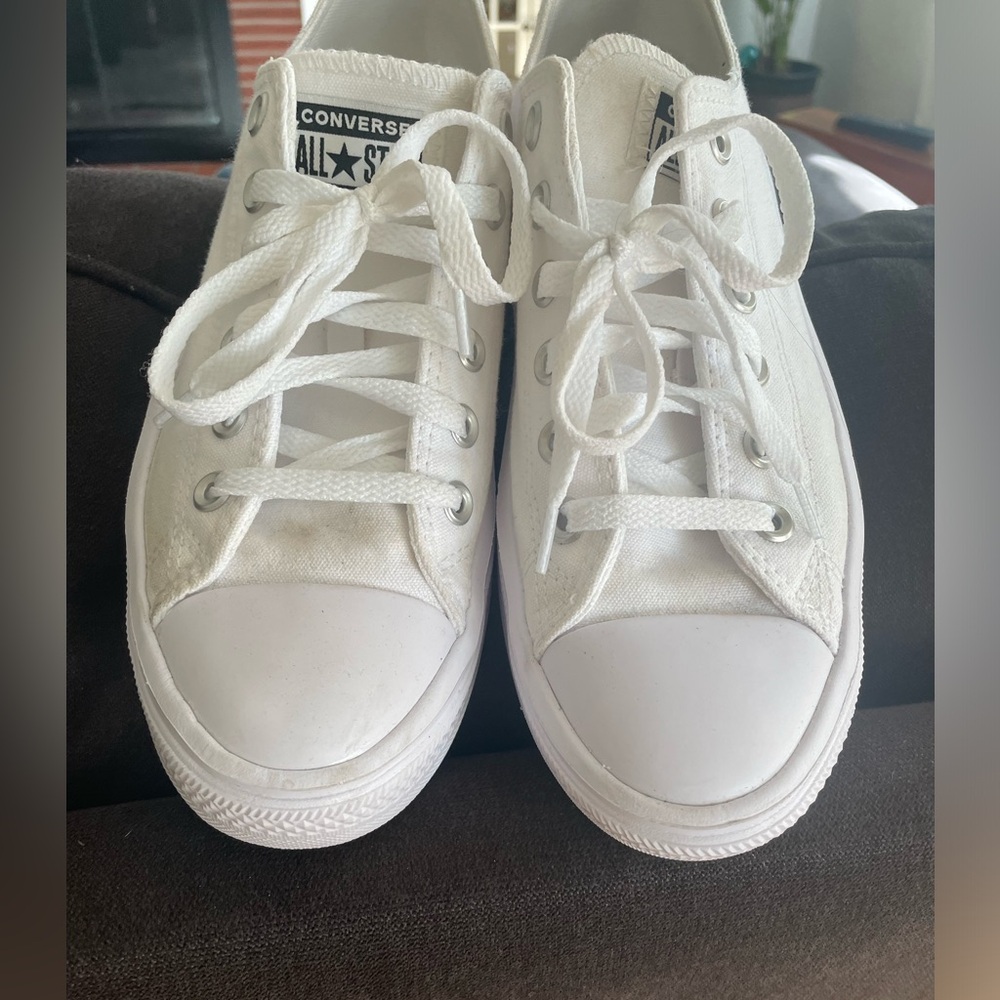 Converse White Sneakers Classic Low-Top Design - Picture 7 of 9